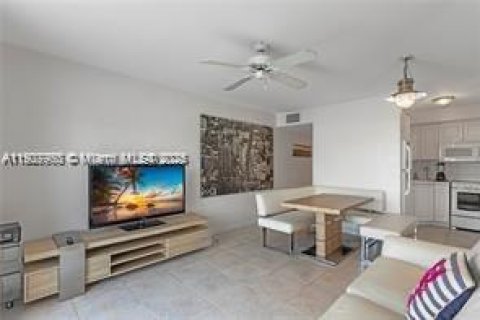 Copropriété à vendre à Fort Lauderdale, Floride: 1 chambre, 51.1 m2 № 2017040 - photo 16