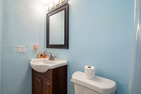 Condo in Deerfield Beach, Florida, 1 bedroom  № 1863110 - photo 16