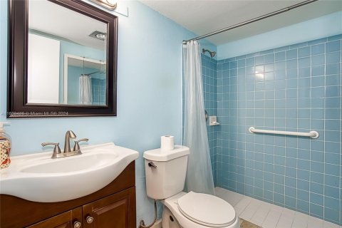 Condo in Deerfield Beach, Florida, 1 bedroom  № 1863110 - photo 15