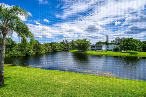 Condo in Deerfield Beach, Florida, 1 bedroom  № 1863110 - photo 19