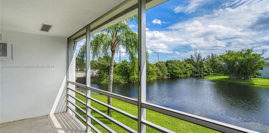 Condo in Deerfield Beach, Florida, 1 bedroom  № 1863110