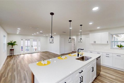 Casa en venta en Winter Park, Florida, 4 dormitorios, 127.83 m2 № 2199781 - foto 4