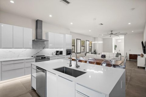 Casa en venta en Sarasota, Florida, 3 dormitorios, 170.1 m2 № 2116380 - foto 11