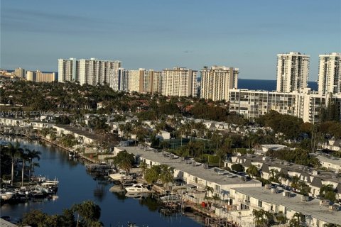 Copropriété à louer à Hallandale Beach, Floride: 1 chambre, 88.26 m2 № 2023747 - photo 16