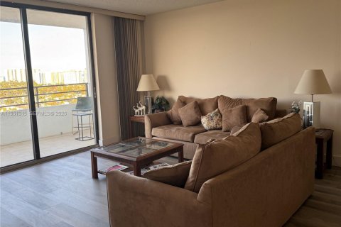 Copropriété à louer à Hallandale Beach, Floride: 1 chambre, 88.26 m2 № 2023747 - photo 5