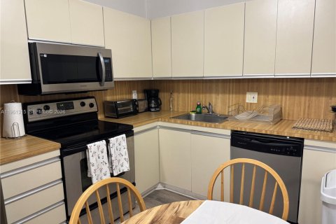 Copropriété à louer à Hallandale Beach, Floride: 1 chambre, 88.26 m2 № 2023747 - photo 3