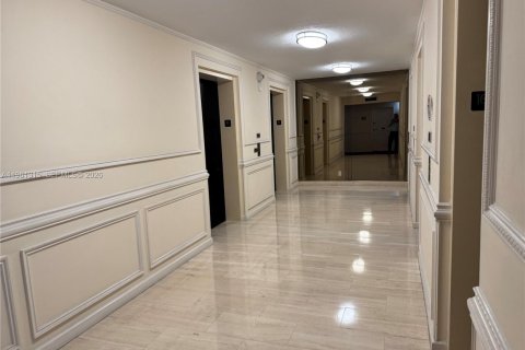 Copropriété à louer à Hallandale Beach, Floride: 1 chambre, 88.26 m2 № 2023747 - photo 15