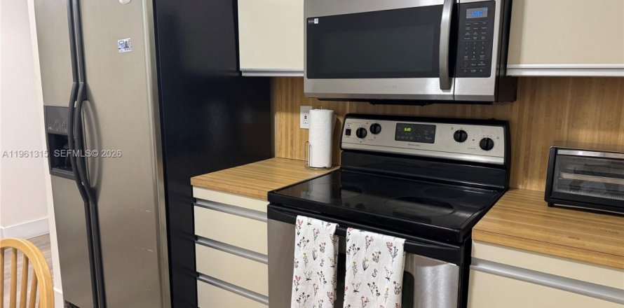 Condo à Hallandale Beach, Floride, 1 chambre  № 2023747