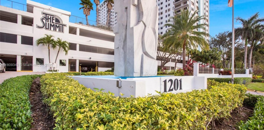 Condominio en Hollywood, Florida, 1 dormitorio № 1749170