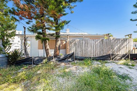 House in Treasure Island, Florida 3 bedrooms, 106.19 sq.m. № 2215395 - photo 19