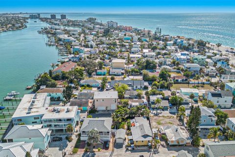 House in Treasure Island, Florida 3 bedrooms, 106.19 sq.m. № 2215395 - photo 27