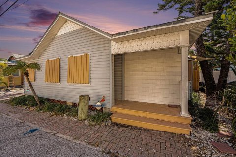 House in Treasure Island, Florida 3 bedrooms, 106.19 sq.m. № 2215395 - photo 26
