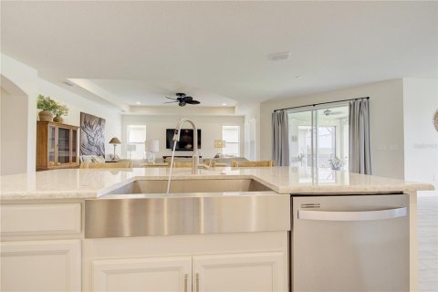 House in Oviedo, Florida 4 bedrooms, 256.22 sq.m. № 1782860 - photo 22