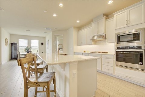 House in Oviedo, Florida 4 bedrooms, 256.22 sq.m. № 1782860 - photo 18