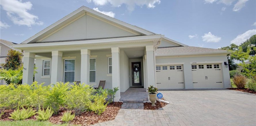 House in Oviedo, Florida 4 bedrooms, 256.22 sq.m. № 1782860