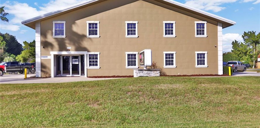 Immobilier commercial à Tavares, Floride 168.15 m2 № 1916597