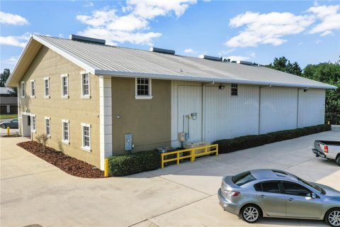 Propiedad comercial en alquiler en Tavares, Florida, 168.15 m2 № 1916597 - foto 3