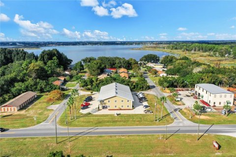Propiedad comercial en alquiler en Tavares, Florida, 168.15 m2 № 1916597 - foto 4