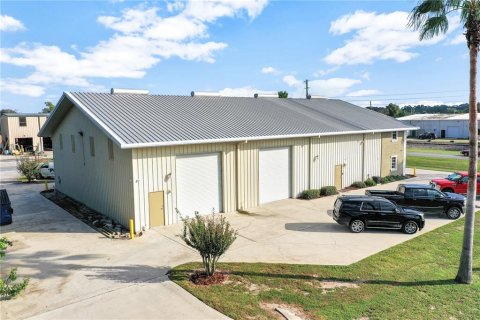Propiedad comercial en alquiler en Tavares, Florida, 168.15 m2 № 1916597 - foto 2