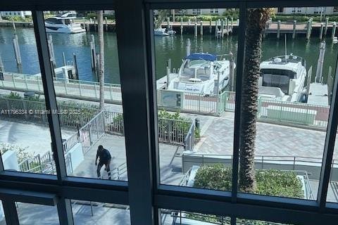 Condo in Aventura, Florida  № 2037344 - photo 29