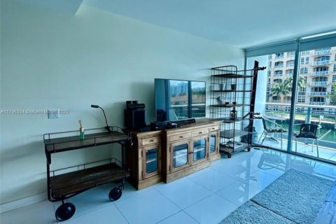 Condo in Aventura, Florida  № 2037344 - photo 5