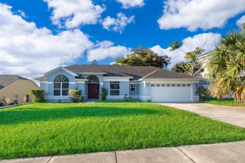 House in Orlando, Florida 4 bedrooms, 232.91 sq.m. № 1376470 - photo 1