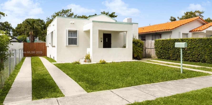 Casa en Miami, Florida 2 dormitorios, 83.24 m2 № 1790846