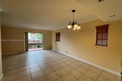 Condominio en alquiler en Miami, Florida, 2 dormitorios, 105.91 m2 № 2264267 - foto 3