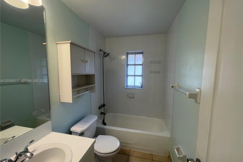 Condominio en alquiler en Miami, Florida, 2 dormitorios, 105.91 m2 № 2264267 - foto 6