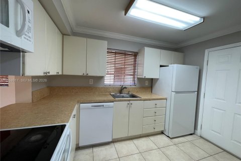 Condominio en alquiler en Miami, Florida, 2 dormitorios, 105.91 m2 № 2264267 - foto 2