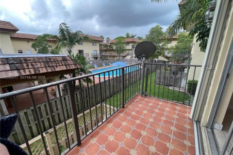 Condominio en alquiler en Miami, Florida, 2 dormitorios, 105.91 m2 № 2264267 - foto 4