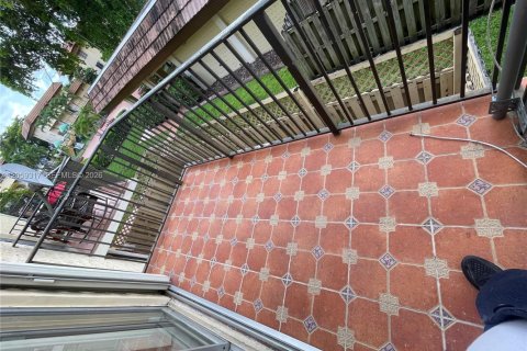 Condominio en alquiler en Miami, Florida, 2 dormitorios, 105.91 m2 № 2264267 - foto 5
