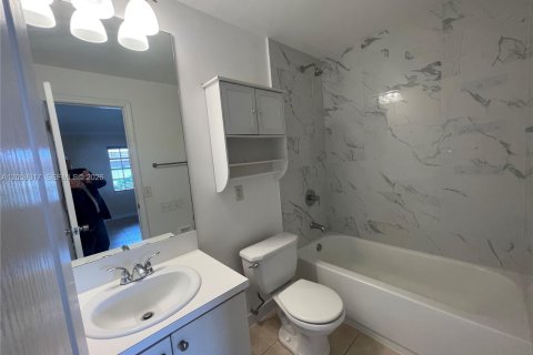 Condominio en alquiler en Miami, Florida, 2 dormitorios, 105.91 m2 № 2264267 - foto 8