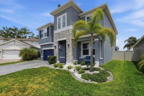 House in Riverview, Florida 4 bedrooms, 249.54 sq.m. № 2151845 - photo 4