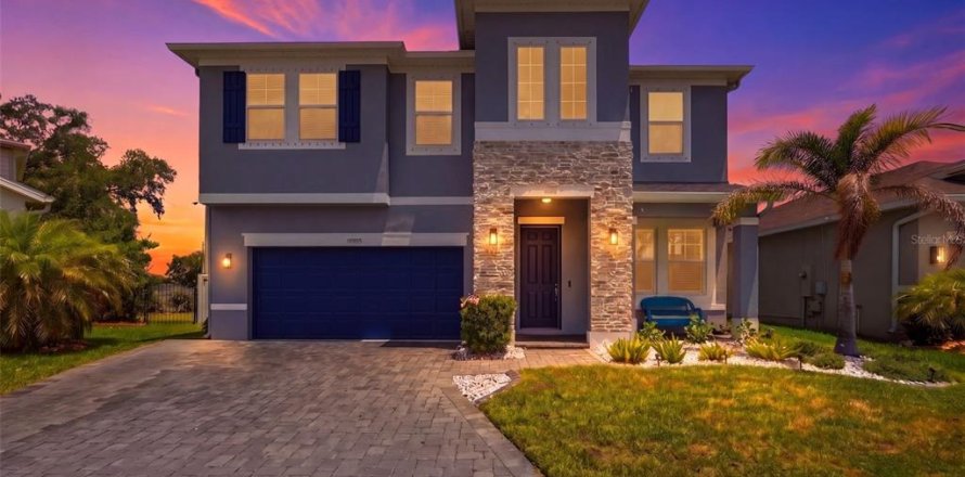 House in Riverview, Florida 4 bedrooms, 249.54 sq.m. № 2151845