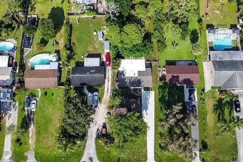 Купить виллу или дом в Лейк-Уорт, Флорида 4 комнаты, 152.92м2, № 2083919 - фото 9