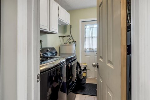 Купить виллу или дом в Лейк-Уорт, Флорида 4 комнаты, 152.92м2, № 2083919 - фото 16