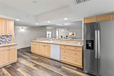 Condo in Daytona Beach Shores, Florida, 3 bedrooms  № 2117177 - photo 24