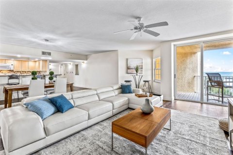 Condo in Daytona Beach Shores, Florida, 3 bedrooms  № 2117177 - photo 3