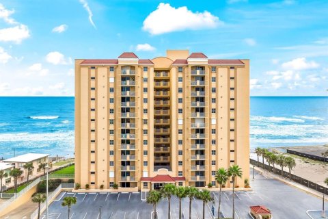 Condo in Daytona Beach Shores, Florida, 3 bedrooms № 2117177