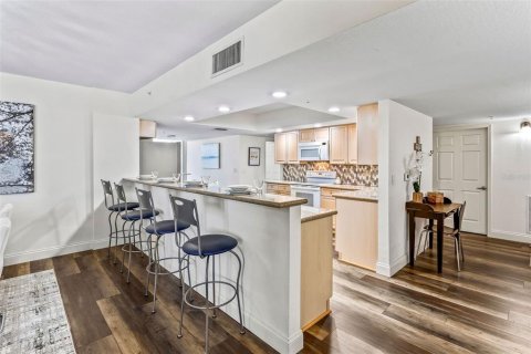 Condo in Daytona Beach Shores, Florida, 3 bedrooms  № 2117177 - photo 14