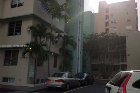 Condominio en alquiler en Miami Beach, Florida, 1 dormitorio, 67.82 m2 № 2085908 - foto 2