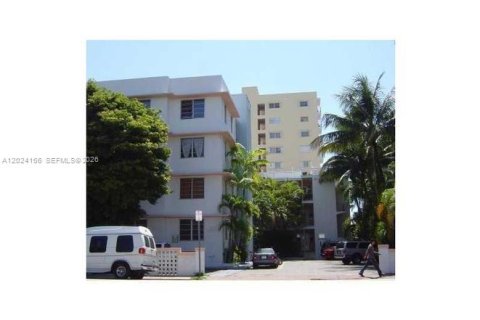 Condominio en Miami Beach, Florida, 1 dormitorio  № 2085908