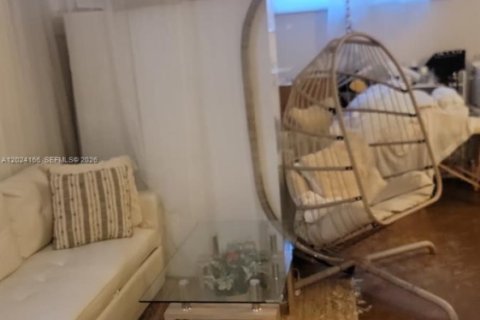 Condominio en alquiler en Miami Beach, Florida, 1 dormitorio, 67.82 m2 № 2085908 - foto 4