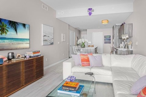 Copropriété à louer à Miami, Floride: 2 chambres, 110.18 m2 № 1999017 - photo 3