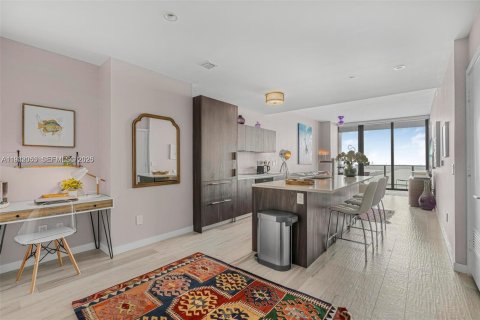 Copropriété à louer à Miami, Floride: 2 chambres, 110.18 m2 № 1999017 - photo 4