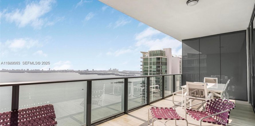 Condo à Miami, Floride, 2 chambres  № 1999017