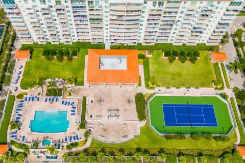 Condominio en alquiler en Fort Lauderdale, Florida, 1 dormitorio, 73.39 m2 № 2077400 - foto 28