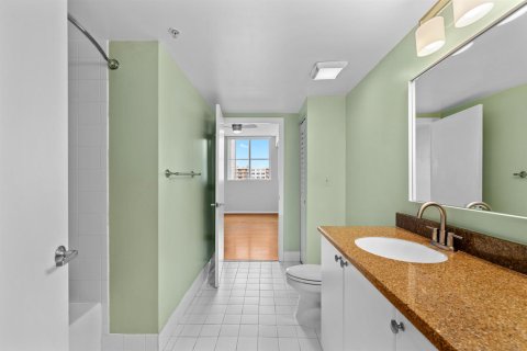 Condominio en alquiler en Fort Lauderdale, Florida, 1 dormitorio, 73.39 m2 № 2077400 - foto 15