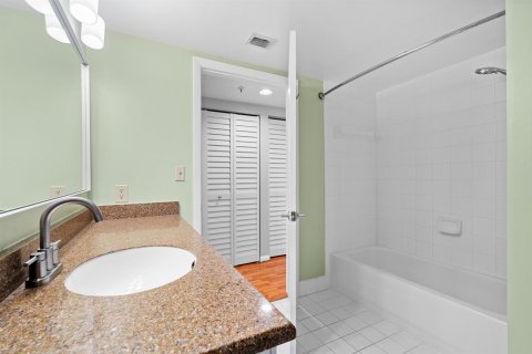 Condominio en alquiler en Fort Lauderdale, Florida, 1 dormitorio, 73.39 m2 № 2077400 - foto 18